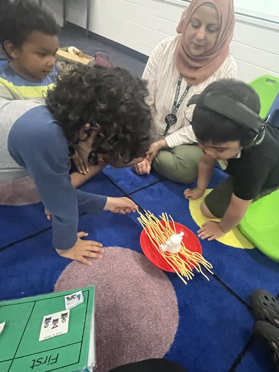 Miss Dixon tweet media