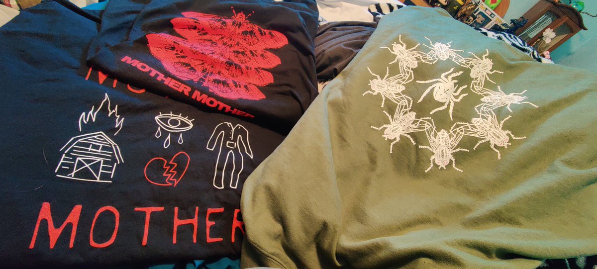 AlineNotALine's tweet photo. I GOT MY MOTHER MOTHER MERCH
@mothermother #mothermother #insidetour #aneyeforaneye #merch https://t.co/qSEzq9374c