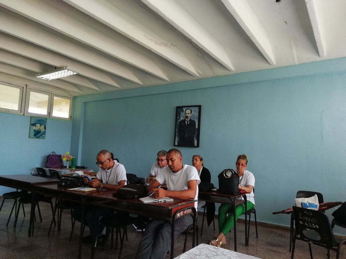 Seguimos intercambiando buenas prácticas para el fortalecimiento del principito estudio- trabajo en la formación integral de nuestros educandos. #EducaciónGranma <a href="/CubaMined/">MINED</a>