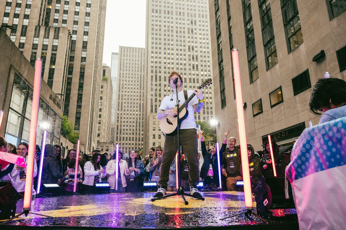 Playing through the rain yesterday at the @TODAYshow concert in New York 🌦️📸 #CitiConcertSeries