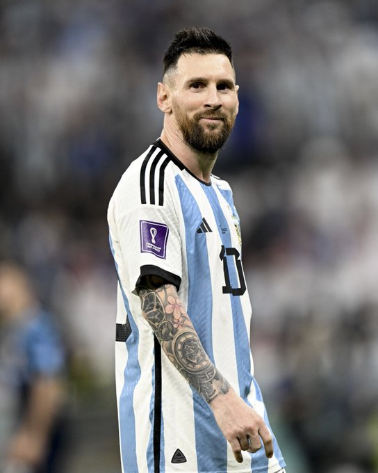 VSportsTM's tweet photo. Ante la expectativa por Lionel Messi 🇦🇷, ya hay un impacto fuerte en el precio de las entradas 🎫🇺🇸. La más barata para Inter Miami-Cruz Azul, del 21/7, costaba U$S 29. Ahora, con la chance de que sea su partido debut en Estados Unidos, saltó a U$S 329 💵. Vía @TickPick. https://t.co/BmQpF56UbY