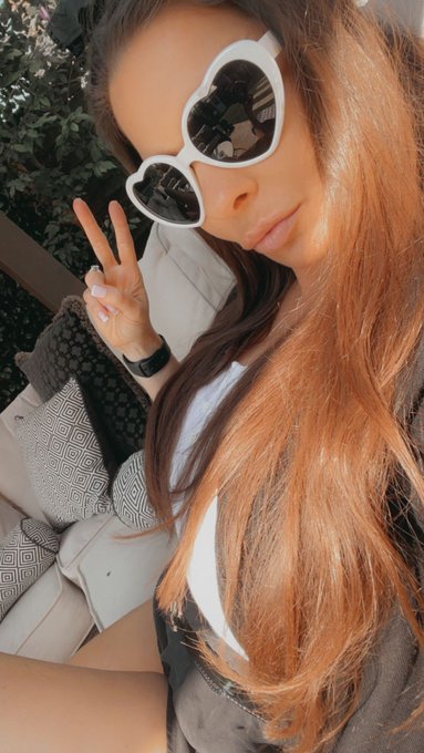 ☀️ Always nice to see the sun, don&rsquo;t do laying out tanning, I just like to see it shine! 😎☀️ https://t<a href="/tag/linseydawnmckenzie"class="tags"><span>#linseydawnmckenzie</span></a>