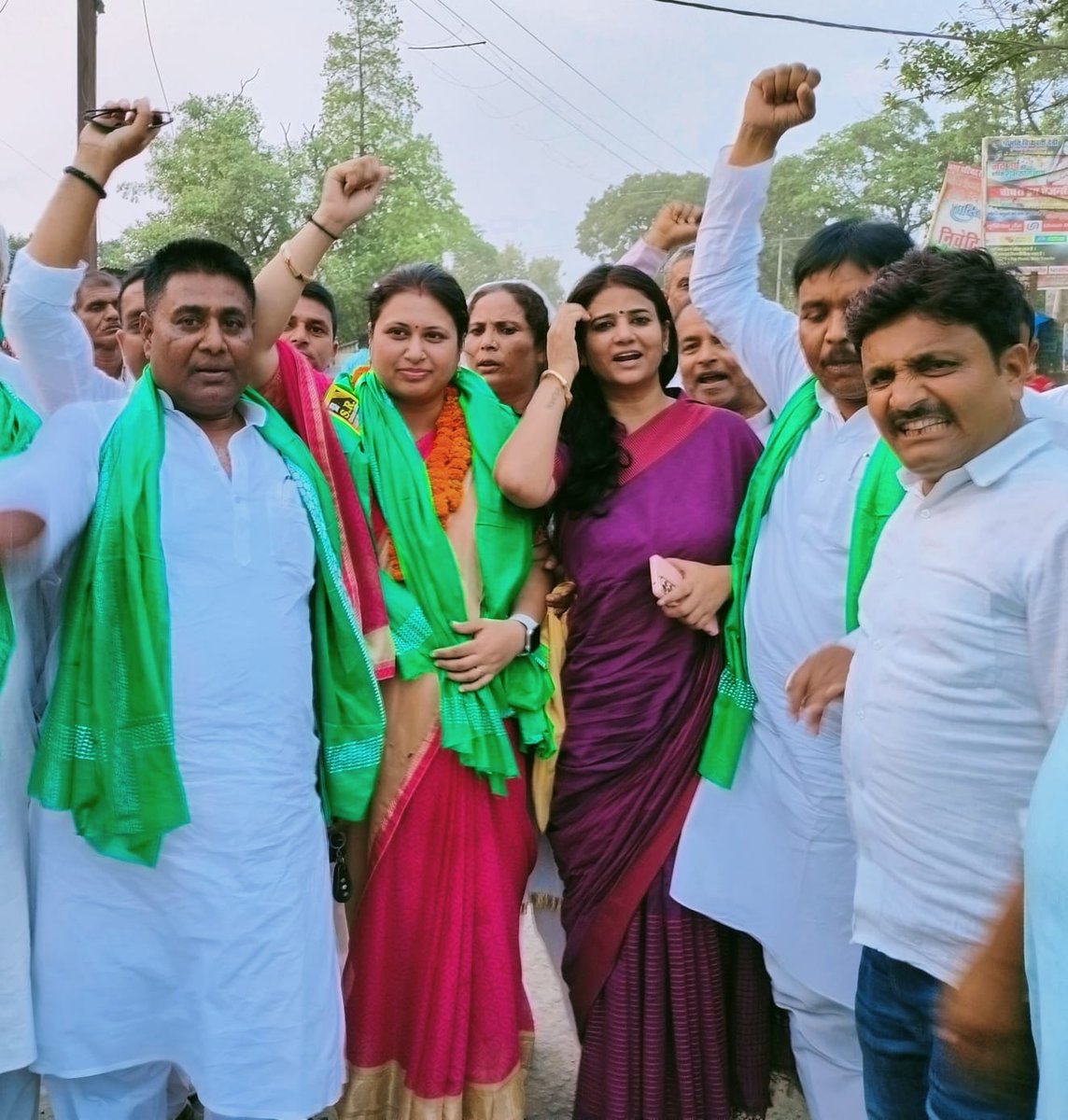 activistritu's tweet photo. "राजनीति में नारी सहभागिता,
समृद्ध बिहार की नई परिभाषा"

महिला राजद बैठक क्रमांक 05

बगहा पुलिस जिला में जिला स्तरीय पदाधिकारियों के साथ 'नारी सहभागिता संवाद' https://t.co/ExRkKBSsIV