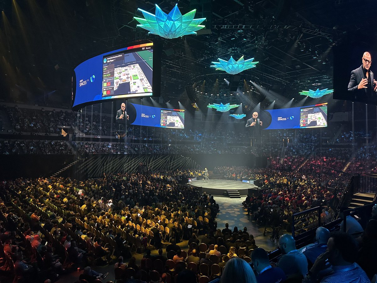 Wow 🤩 @jpatel41 blowing us all away in this morning’s keynote about delivering immersive experiences w/ #AI & other innovations like…
🤝Openness w/ @Microsoft teams
🎥 Cinematic meetings
🏢 #CiscoSpaces 
📱Self-learning #contactcenter
💻 Reimagining work w/ @Webex AI
#CiscoLive