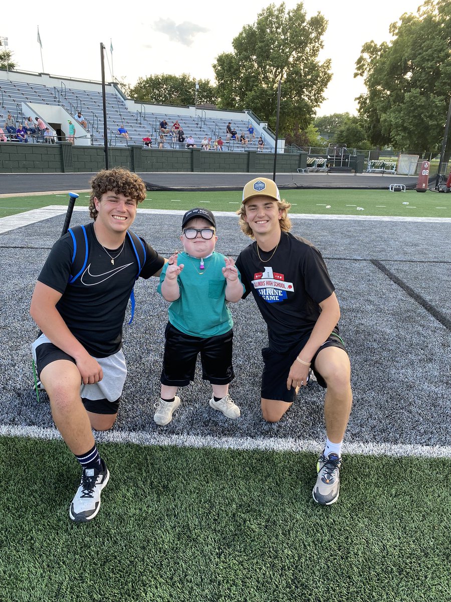 JacobShoven's tweet photo. @ilshrinegame @shrinershosp Playing baseball with the Shriners! https://t.co/O1jzz0R1NQ