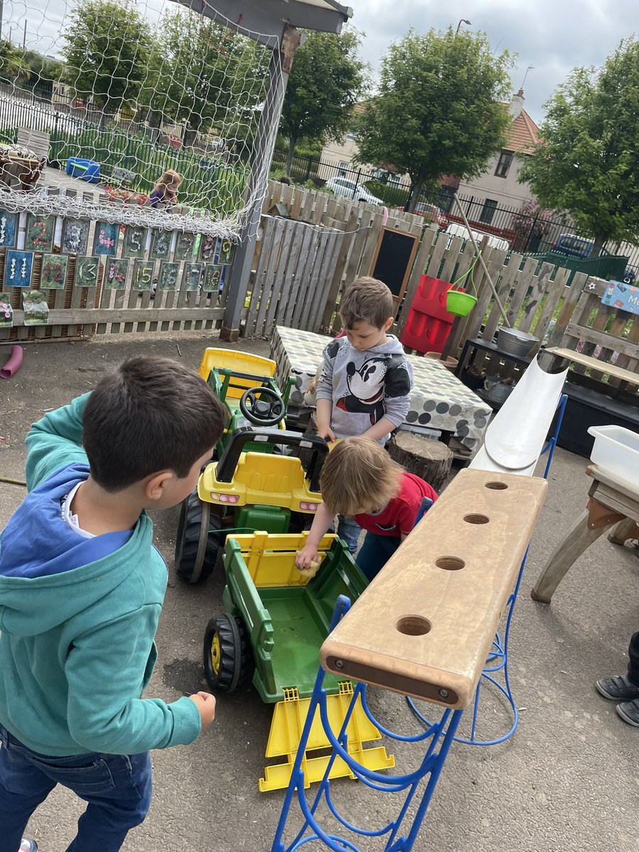DunbarNursery's tweet photo. Haven - some of the children worked together to build a ‘car wash’ they used loose parts to construct it. “This bits too heavy, it’s falling down” @DunbarPrimary #STEM #childrenleadinglearning #EARLYYEARS https://t.co/j87YTTO0bv