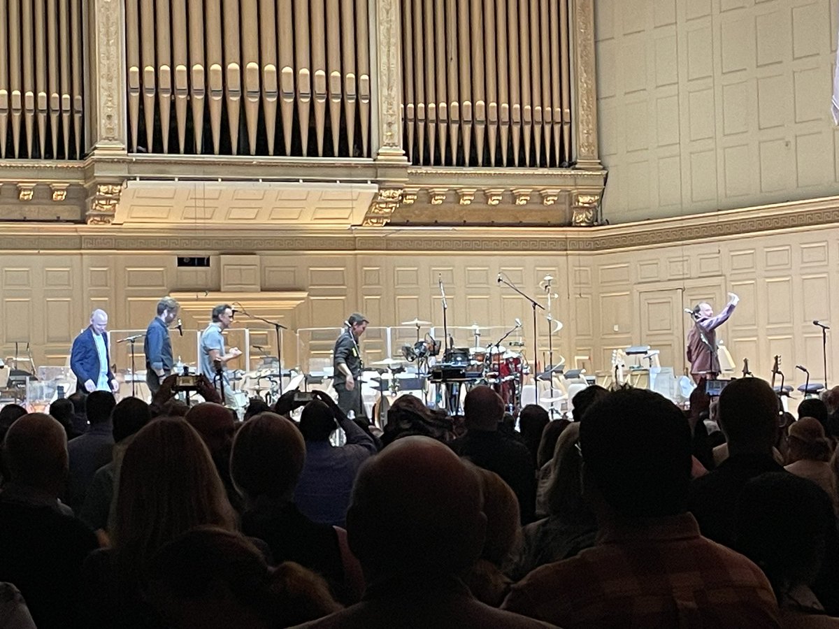 Jami_NoE's tweet photo. @guster @KeithLockhart @TheBostonPops Got this one snap as it was over!  Can’t wait until tonight’s show. We will be closer!!! Whoooop whooop! https://t.co/8crZDrVIBN