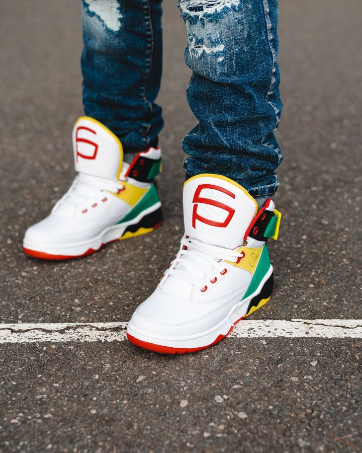 TheSaltNPepa's tweet photo. @EwingAthletics  Classic Hi 33 x Salt N Pepa collaboration available now! Exclusively at https://t.co/W8g4Ye7SFp with unisex sizes. #Keeppushingit #HipHop50 https://t.co/CyUTYJgSfg