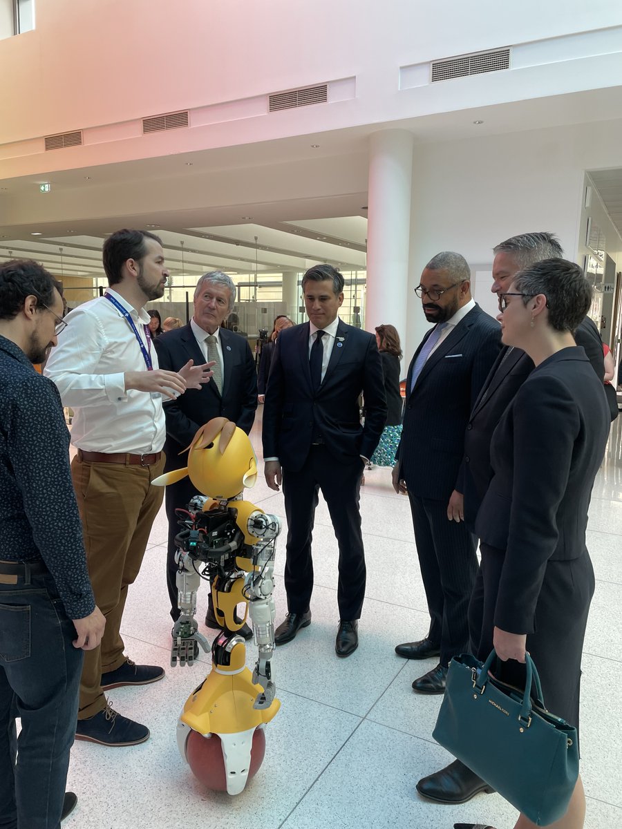 UKOECD's tweet photo. Here at #OECDMinisterial, synthetic biology &amp; immersive tech booths are showcasing the best of 🇬🇧 #innovation &amp; #technologysolutions

@colorifix @DigiCatapult @SAIL_Leeds @hiltonlab @Arcade_XR

@JamesCleverly &amp; @NorwichChloe even met a friendly robot called Miroki @EnchantedTools https://t.co/ZP67gRpwDQ