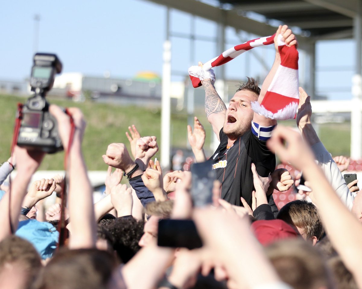 The_Bladesman's tweet photo. 377 games
129 goals
9th top SUFC league scorer
Captained 3 promotions
2x EFL Team of the Year
2x SUFC Player of the Year
1x EFL League 1 Player of the Year
4x Sheffield United top scorer
1x L1 golden boot

Boyhood Blade turned Sheffield United legend.

🐐

#twitterblades #sufc https://t.co/MIIgl1dQra