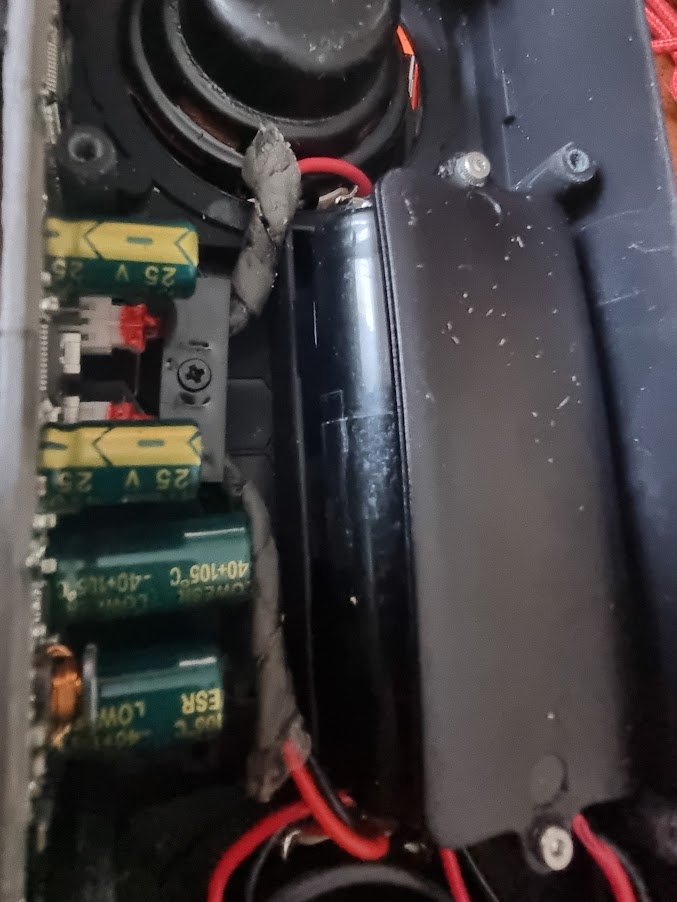 Monwifi_fr's tweet photo. Réparation HP #Taotronics Bluetooth : changement des 2 x 18650 à l'intérieur, et c'est reparti pour 5 ans ;-)
#recyclage #repaircafé #maker https://t.co/SLixyd0vtK