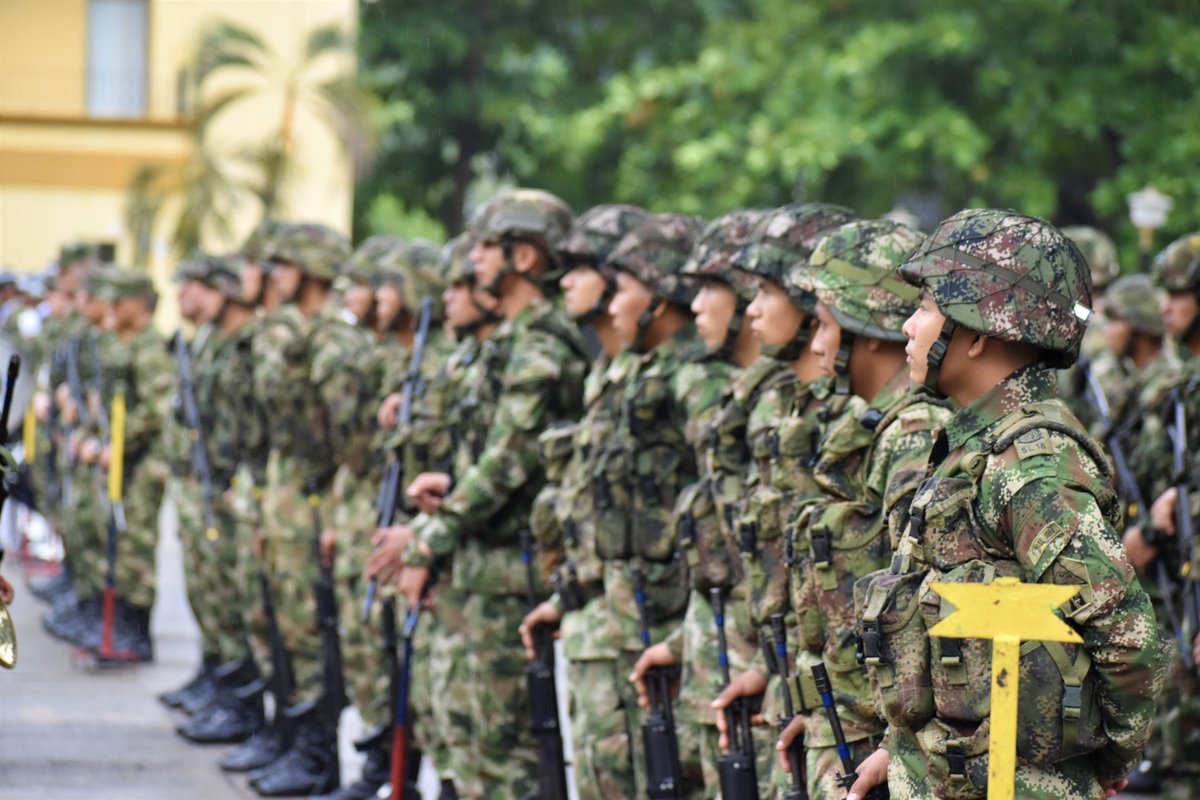 ManuelGondi's tweet photo. #SabiasQué | A partir de este 15 de julio se abrirán las incorporaciones para que prestes tu servicio militar y tengas una nueva experiencia de vida sirviendo con honor en las subregiones del Nordeste y Magdalena Medio antioqueño.

#IncorpórateAlEjército con la #Brigada14. https://t.co/09bADSD66k