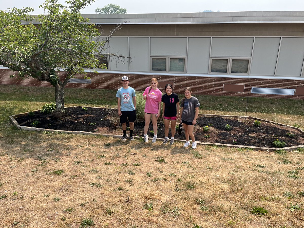 AdamstownSchool's tweet photo. Student athlete volunteer service part 2! https://t.co/4aogbQNqlC