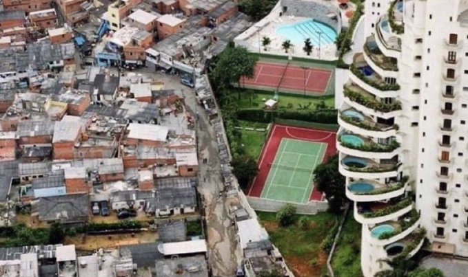 wayztacapte's tweet photo. tweet risqué : le tapin "on a tous deja vu cette image dans notre cahier d'hisoire geo" tabasse "les discussions comme ça avec tes potes c’etait les meilleures https://t.co/l5npsQmh6d