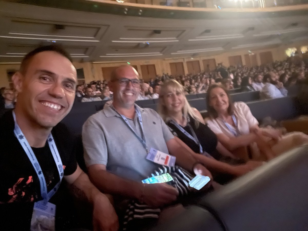 danyputnam's tweet photo. #semes2023 Gehsemeseando!!! Dícese de… “cuando ya nos vamos junta dos todos los miembros del grupo de trabajo de Gestión Emocional y Humanización de SEMES 💪🏻❤️👨👩👧👦” #equipo #familia #amigos #compañeros #tes #tesenforma #humanizacion #gestionemocional #aportando #grupodetrabajo https://t.co/RcxtyXXA15