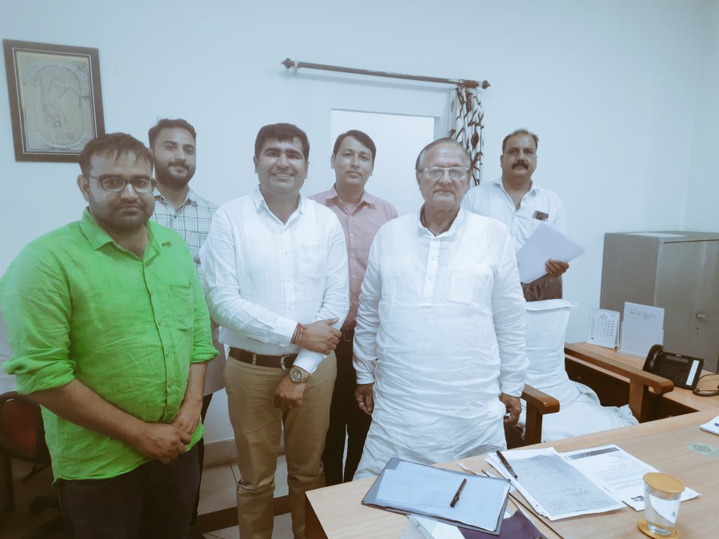 PRESIDENTBKN2's tweet photo. संगठनात्मक मुद्दों पर चर्चा हेतु आज आदरणीय शिक्षा मंत्री @DrBDKallaINC जी व शिक्षा राज्यमंत्री @ZahidaKhanINC जी से मुलाकात कर पैरवी की।
@ashokgehlot51 @GovindDotasra @ShashiK_Sharma @kana_ias https://t.co/sX4j8IdCud