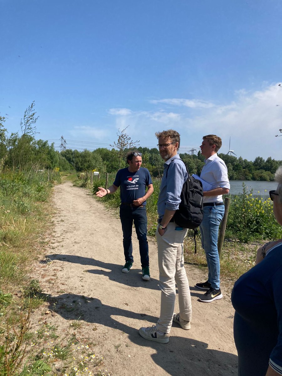 MichelKleinCU's tweet photo. Vanmiddag met @ChristenUnieNH, @dennisheij en Hanneke Veurink van @CUzaanstad op bezoek bij zowel omwonenden als initiatiefnemer @AdamEnergie van windmolens Noorder IJplas. Goed om de zorgen te horen en over de afwegingen te spreken. https://t.co/B7TVtrdvfW