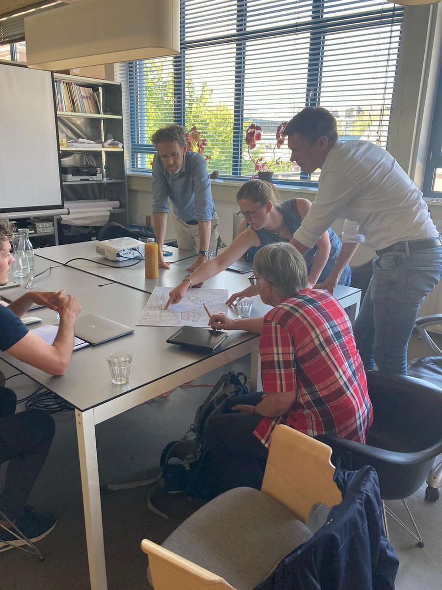 MichelKleinCU's tweet photo. Vanmiddag met @ChristenUnieNH, @dennisheij en Hanneke Veurink van @CUzaanstad op bezoek bij zowel omwonenden als initiatiefnemer @AdamEnergie van windmolens Noorder IJplas. Goed om de zorgen te horen en over de afwegingen te spreken. https://t.co/B7TVtrdvfW