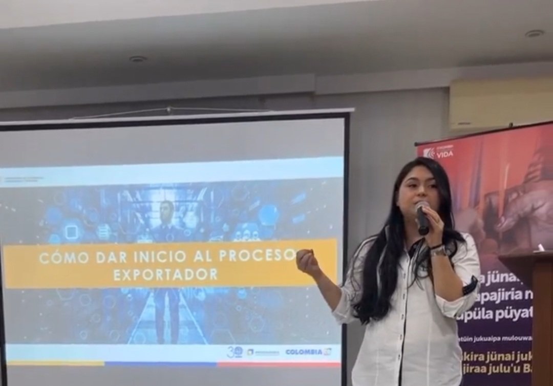 Jhazzbleidy's tweet photo. #ahora I foro la #Guajira #Exporta más de 130 artesanos fortalecen conocimientos de #comercio #exterior y como acceder al programa #LaGuajiraExporta articulado por @PROCOLOMBIACO @UniLaGuajira @ccguajira #LasRegionesExportan https://t.co/ZrRoRmUHrR
