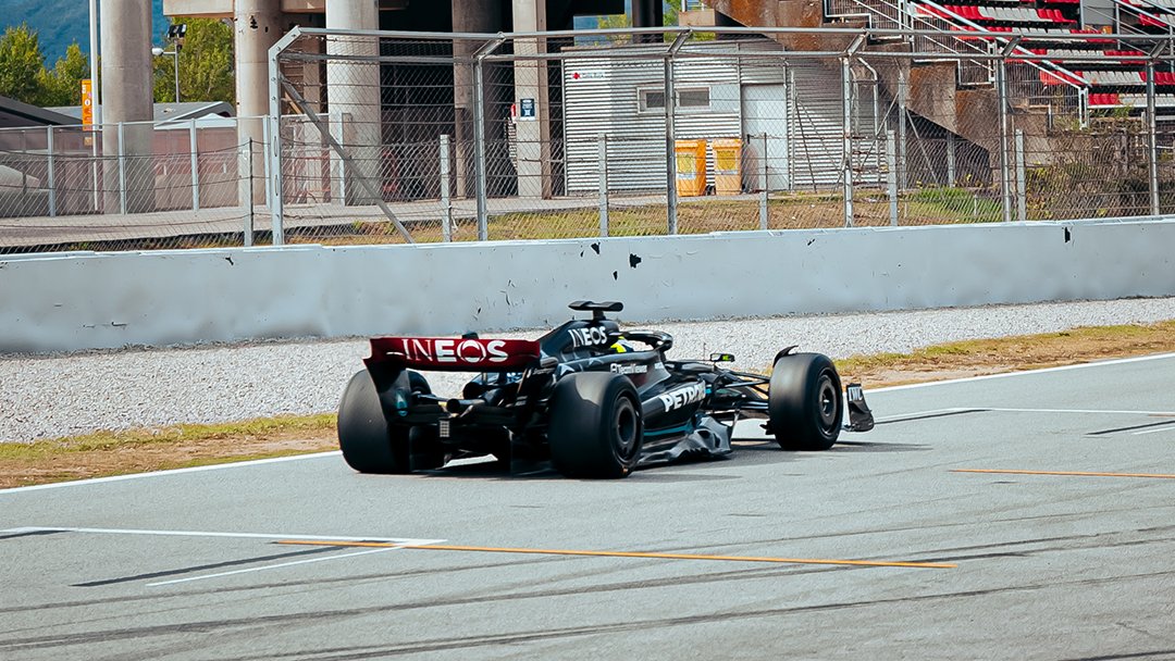 #F1 - It’s @SchumacherMick’s first laps in the W14! 🤩

#WorldsFastestFamily #WeLivePerformance #MercedesAMGF1 #F1Testing