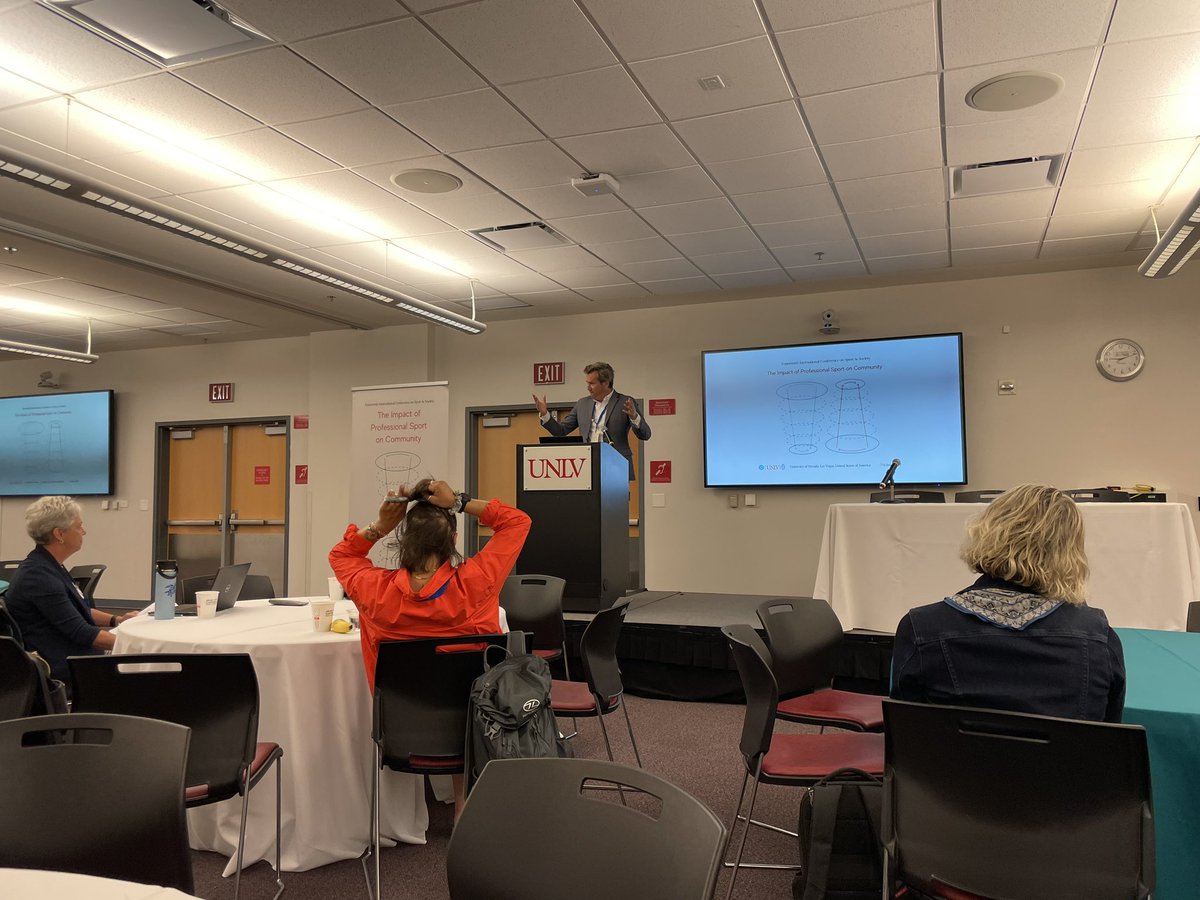 lmanjossantos's tweet photo. Excited a for a few days of learning and talking about research on Sport &amp; Society! #sport #community #CriticalConversations https://t.co/ZX9ZqDoJPe