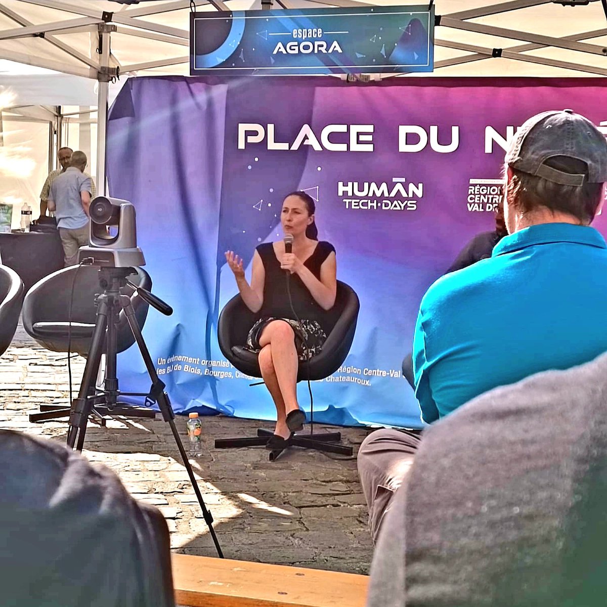 Vanessa_Lalo's tweet photo. Hier à #Bourges, c'était l'avant-dernière de la tournée #Placedunumérique, dans le cadre des @HumanTechDays, organisée par @crijcentre avec le soutien de la @RCValdeLoire.
Rdv demain pour la dernière à #Orléans !
#HTD #humantechdays #pratiquesnumériques #EMI #jeuxvidéo https://t.co/8pAsCd83Vm