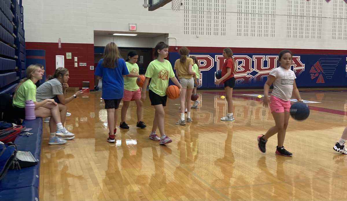 PiquaGirlsHoops's tweet photo. More camp pictures!
#WeWillGetBetter https://t.co/26Q1sb4WtV