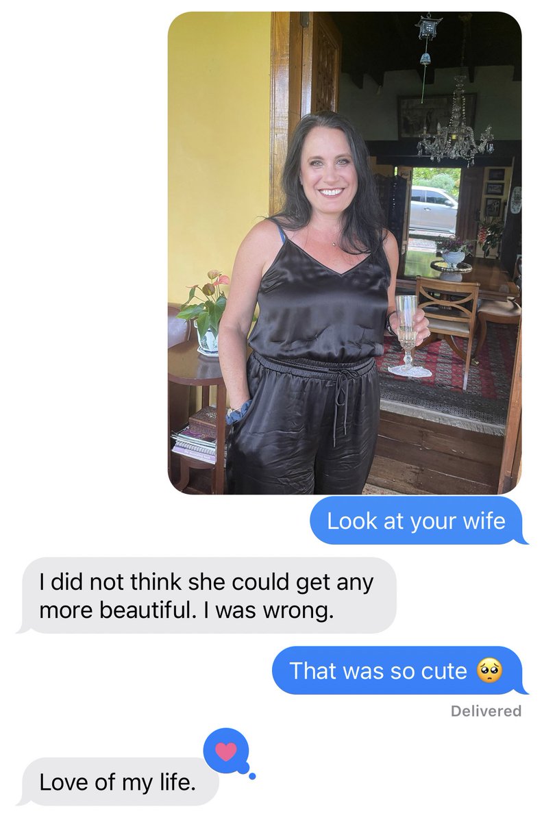 KylaTaub's tweet photo. sent this picture of my mom to my other mom and this was her response. together almost 20 years, never settle for anything less https://t.co/f8hiujnJEC
