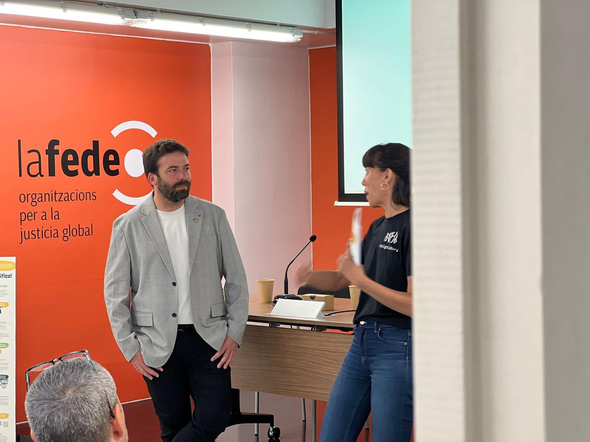 ✅ A @Lafede_cat celebrant la jornada “A l’escola #jonollenço”! 

🍉 Seguim fomentant la lluita contra el malbaratament alimentari als centres educatius i menjadors escolars. 

👉 Enhorabona a <a href="/espigoladors/">Espigoladors</a> per la gran tasca.