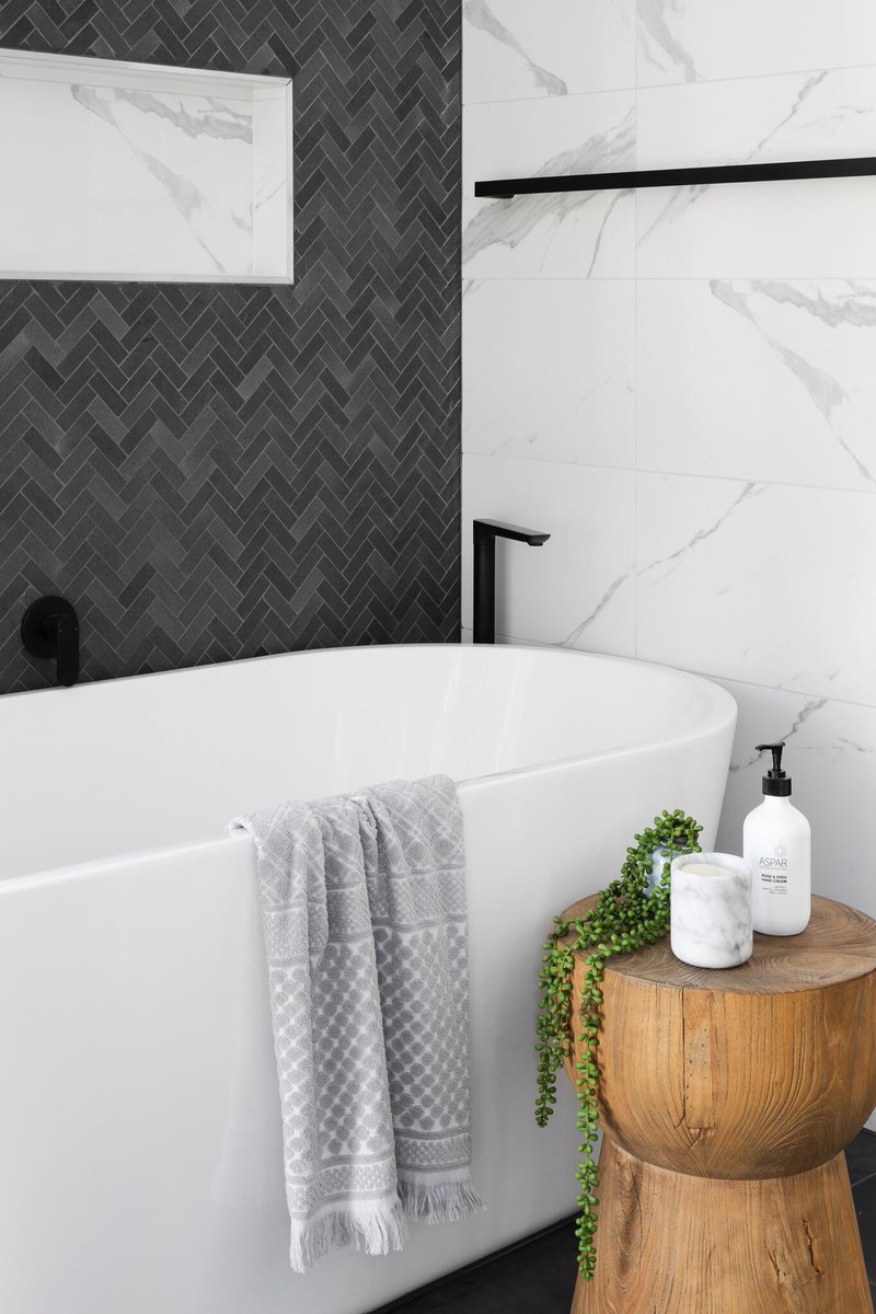 lisadfindlay's tweet photo. Unwind and recharge.

There's no greater way to unwind and find serenity than within the comfort of your personal oasis, conveniently located in your very own bathroom. Would you relax here? https://t.co/HnspDwi1Wp https://t.co/IUSFFYVicY