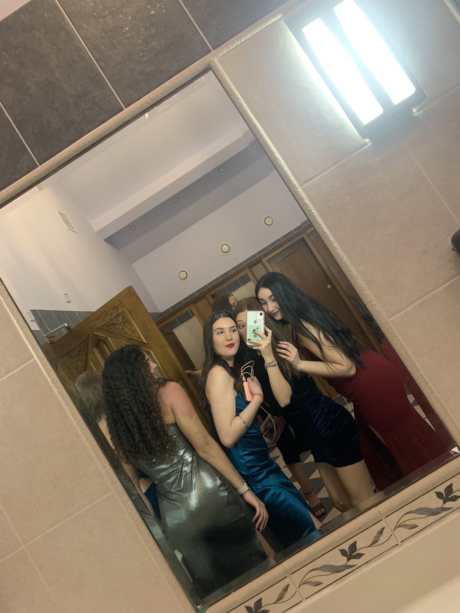 flavitamendess's tweet photo. @gabrrlgh irlanda 🇮🇪🇮🇪🇮🇪 https://t.co/WlrvQ4KiEM