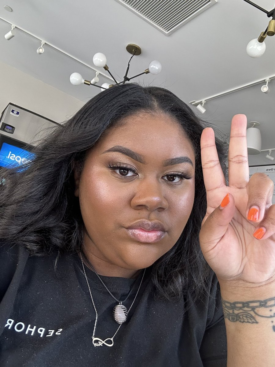 GabbyTheBaddie_'s tweet photo. I’ve been pretty damn cute lately…🤷🏾‍♀️ https://t.co/6imedv30ff