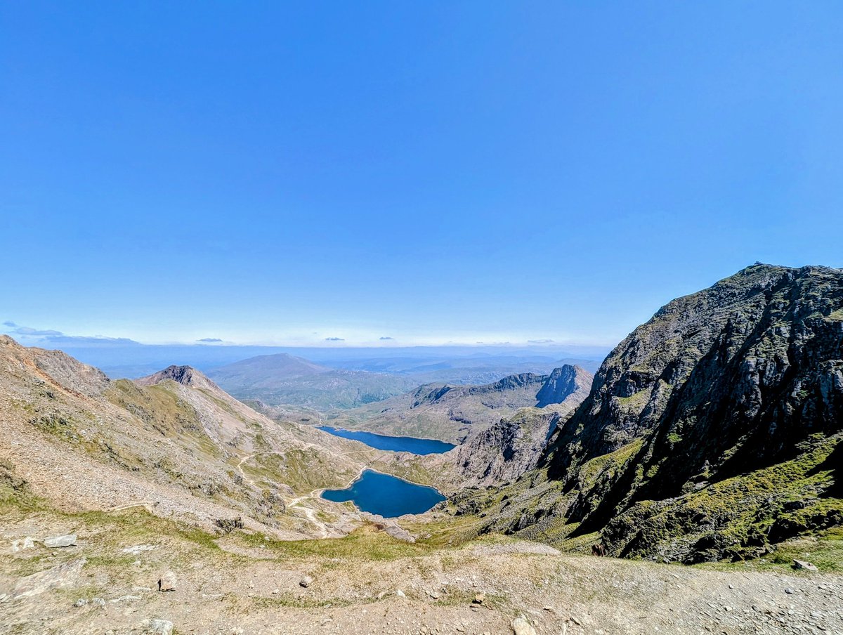 NatalieGoodger's tweet photo. Super proud of these two lil ones walking all the way to the top and back 🤩 Snowdon, you never disappoint, bloody beautiful 😍 https://t.co/pRyUWCuhDh