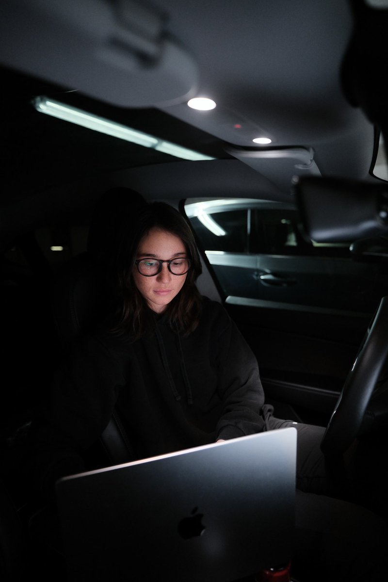 thesimple_sarah's tweet photo. Editing in the Model Y is my favorite. https://t.co/TD5njB0KR8