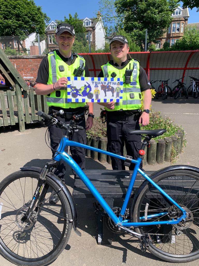 giffnockprimary's tweet photo. Thank you to @PSOSEastRen who marked 39 of our bikes this afternoon as part of Blue Light Day. 🚓 #eastrenfrewshirepolice @PoliceScotland https://t.co/mfsYLR3XJw