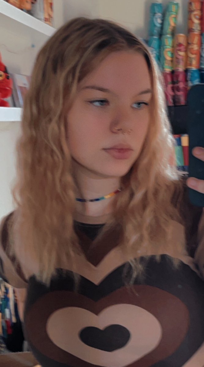 alltoolainey's tweet photo. happy pride month (i’m very gay) #jsetwtselfieday https://t.co/Boxw4iI7nb