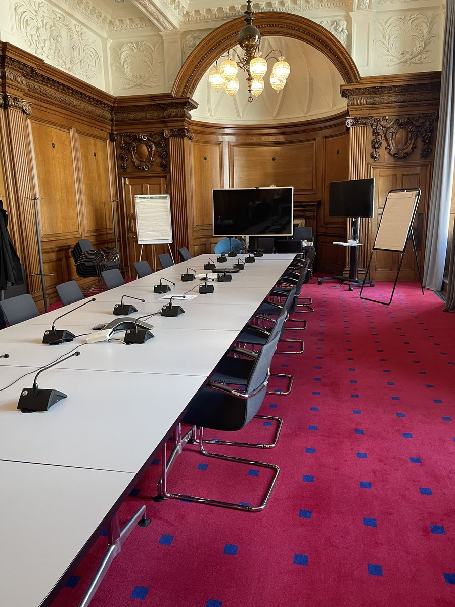 samparrett1's tweet photo. Really privileged to be in the Chancellors Room @cabinetofficeuk @LCGgovuk today with colleagues across educational, health, fire, police, central &amp; local government to discuss our strategic capabilities &amp; challenges @robertpollock @janeharri1966 bldg sustainable connections https://t.co/oQ9DM8mNB3