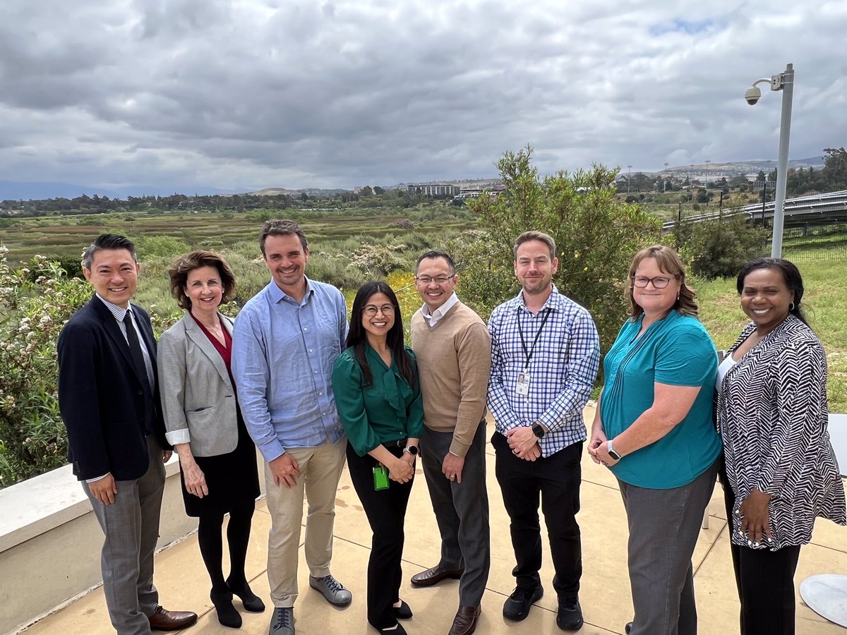 UCI_SPPS's tweet image. Our amazing leadership team recently met with the FDA expert team, dedicated to safeguarding lives nationwide. 

We are exploring exciting possibilities for education &amp;amp; research collaboration for the future!  #UCISPPS #FDA #PartnersInProgress #HealthcareInnovation @alexchan928