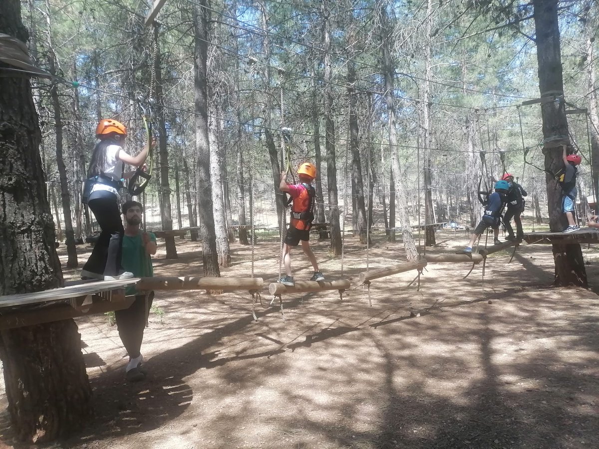 Bugün günlerden Erikçe Macera Parkı.   3/B, 3/D ve 3/E sınıfı öğrencilerimiz.  Güzel kareler 😊👋<a href="/gul_davut/">Davut GÜL</a> <a href="/yasintepe/">Yasin TEPE</a> <a href="/Gaziantep_MEM/">Gaziantep İl Millî Eğitim Müdürlüğü</a> <a href="/HayrettinnCiCEK/">Hayrettin Çiçek</a> <a href="/SahinbeyK27/">Şahinbey Kaymakamlığı</a> <a href="/sahinbeymem/">Şahinbey İlçe Milli Eğitim Müdürlüğü 🇹🇷</a> <a href="/FatmaSahin/">Fatma Şahin</a> <a href="/GaziantepBeld/">Gaziantep Büyükşehir</a> <a href="/mtahmazoglu/">Mehmet Tahmazoğlu 🇹🇷</a> <a href="/sahinbeybel/">Şahinbey Belediyesi</a> <a href="/gazisehirmeclis/">Gazişehir Öğrenci Meclisi</a> <a href="/AbdulkadirFra12/">Abdulkadir Fïrat</a>