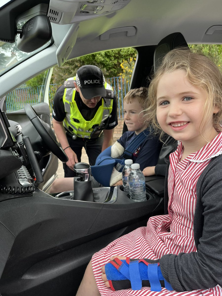 Giffnock PS tweet media