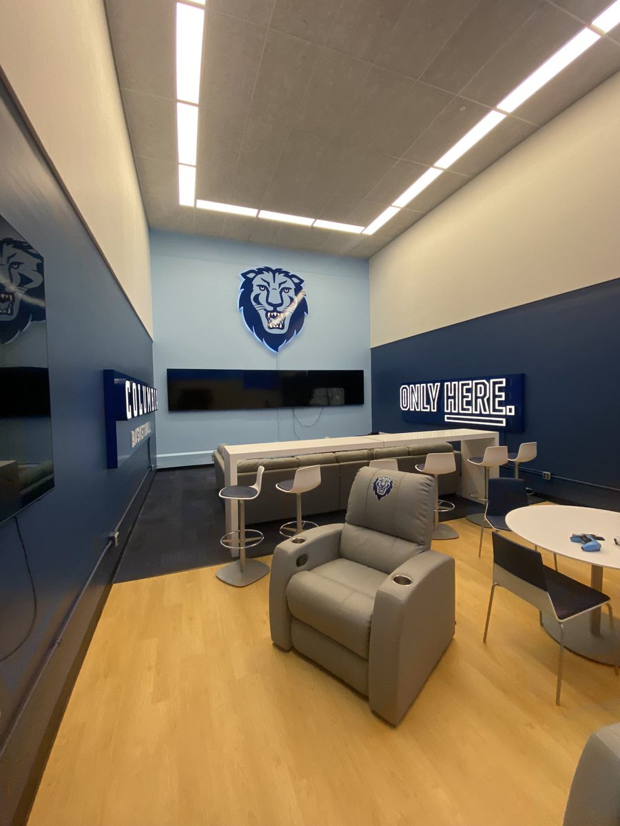 Thank you <a href="/CoachJakeBrown/">Jake Brown</a> and Coach Engles for a great visit today! I had a great time seeing what Columbia has to offer. 
<a href="/ECCyclonesbball/">East Coast Cyclones</a> <a href="/CULionsMBB/">Columbia Men’s Basketball</a> <a href="/PeddieHoops/">Peddie Basketball</a> <a href="/_TomKeller/">Tom Keller</a>