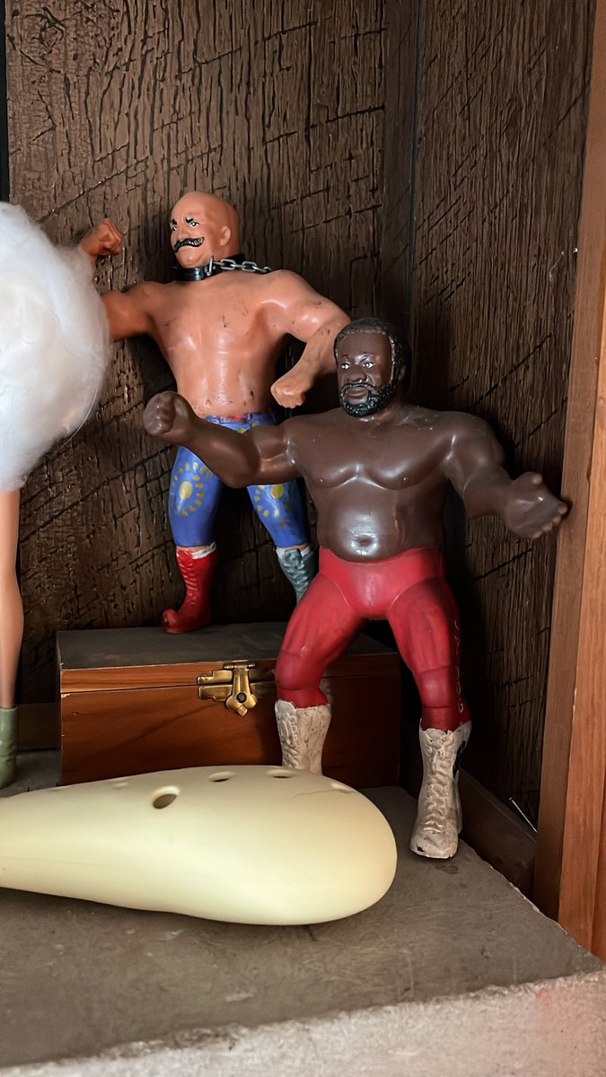 backstatic tweet media