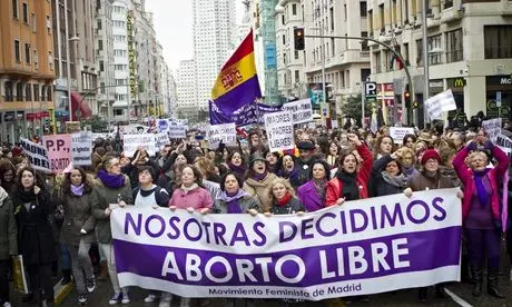 ReallyAmerican1's tweet photo. A model to follow: Spain has banned the intimidation and harassment of women entering abortion clinics.

In Spain, reproductive healthcare is free for those women who need it. But they've gone a step further, and are taking action against fanatics who harass women outside of the abortion clinics.

Anyone who's found to be harassing a woman going into an abortion clinic is deemed to be committing a crime that's punishable with up to one year in prison.

Anti-abortion groups said in response that their gatherings outside abortion clinics were organized not to harass the vulnerable women, but to "pray and offer help to the women." The Spanish government wasn't buying it. 

Every year, countless women face harassment and intimidation as they arrive at reproductive healthcare providers like Planned Parenthood.

Drop a ♥️ if you think America should follow Spain's lead and stop the harassment of pregnant women seeking reproductive care.