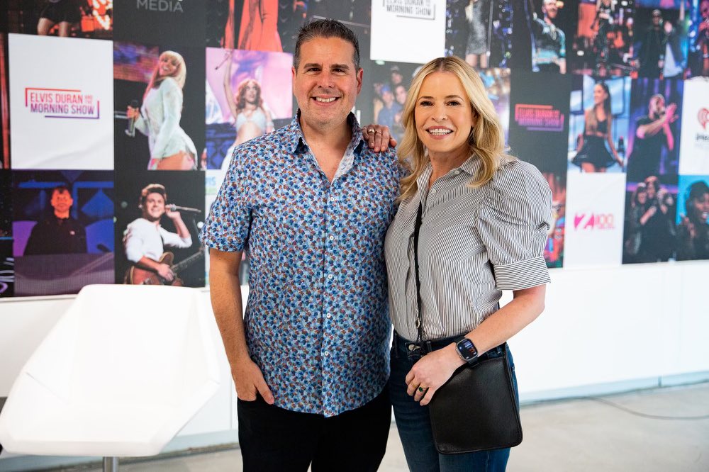 SkeeryJones's tweet photo. So @chelseahandler stopped by @elvisduranshow @Z100NewYork this morning talking about her #LittleBigBitch #comedy tour and her #DearChelsea #podcast on @iHeartRadio #chelseahandler https://t.co/djkitLT75i