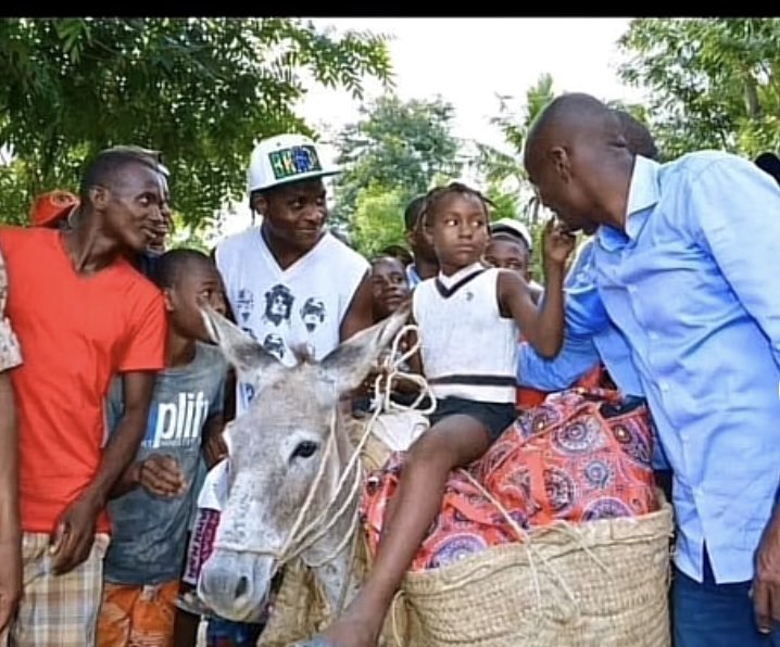DIRETUS2026's tweet photo. 7 Juillet 2021 - 7 juin 2023 :

23 mwa depi yo rèv ou pou pèp la.

23 mwa depi peyi a envivab se kriz sou kriz.

Menm si ou pa la fizikman memwa w ak enfliyans ou kite pou kontinye 
Batay pou chanje Ayiti ap kntinye ekziste . 
 
Pèp Ayisyen an p ap janm bliye w Prezidan #JOMO🕊️🖤 https://t.co/LcVzqVBZ5q