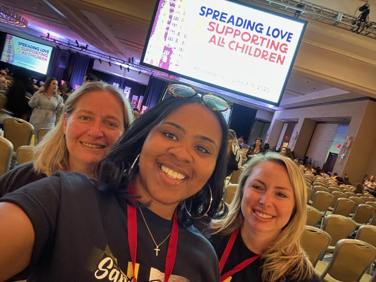 Christina Davis tweet media