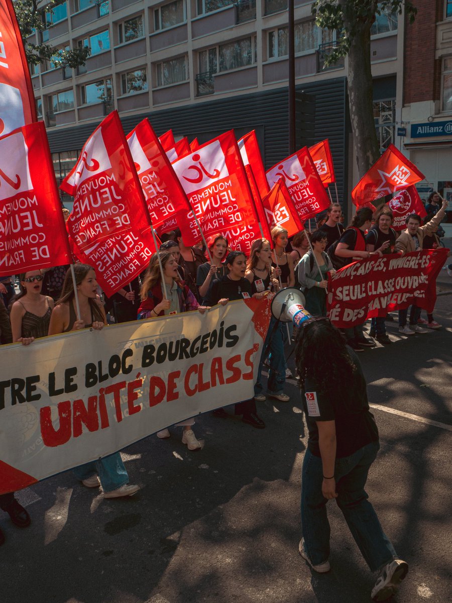 jc_nord59's tweet photo. 🚩 Encore de belles manifestations hier à #Lille et à #Valenciennes !

Une fois encore, la jeunesse de la classe travailleuse réaffirme qu'elle s'oppose aux projets des bourgeois qui voudraient nous exploiter toujours plus 💪

#greve #6juin #retraite #reformedesretraites https://t.co/ztck5c1i6a