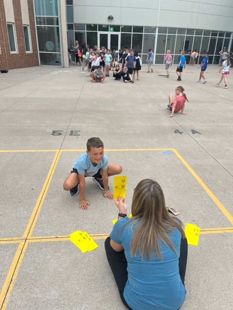 Hamfamwildcats's tweet photo. Yesterday our 2nd-grade classes did Math Review Relay Stations outside to review some of their math concepts from this year! They loved it! #mathreview https://t.co/6F6oUcNnC2