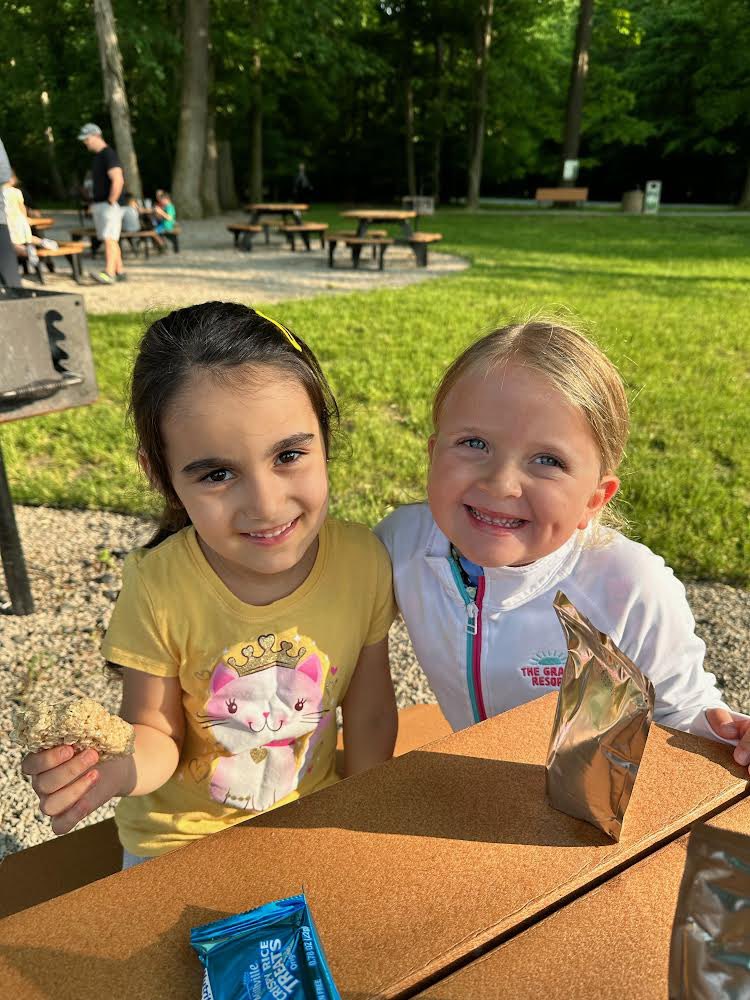 stbernschool's tweet photo. Our first kindergarten play date of the summer was so much fun! New friendships and many memories made. Thank you to our PTU and our kindergarten committee moms, Connie Obrycki and Erin Ventura for organizing this annual event. See you next month!🛝🧃🐾 #stbbulldogs https://t.co/9584XMdWDd