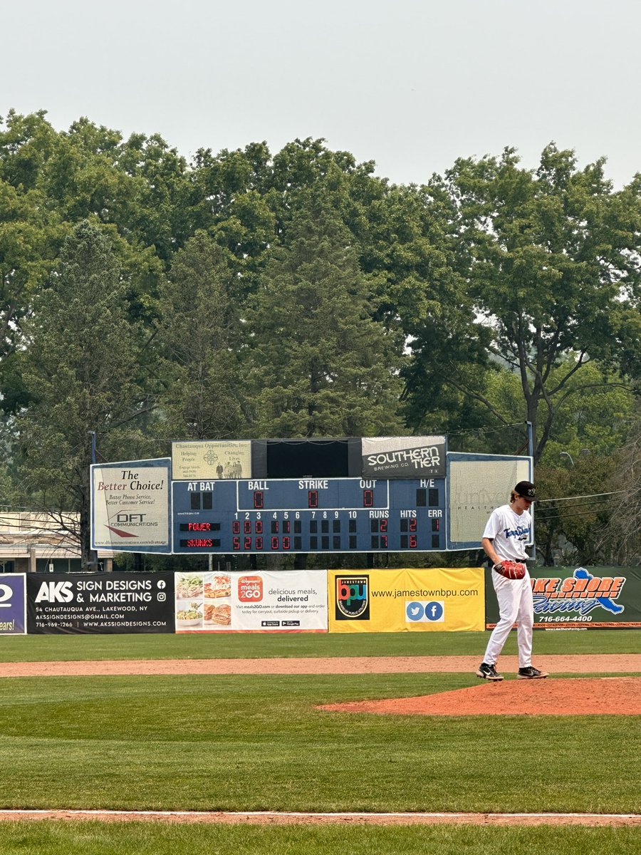 tarpskunks's tweet image. Top of the 6th and our Skunks are up 7-2!